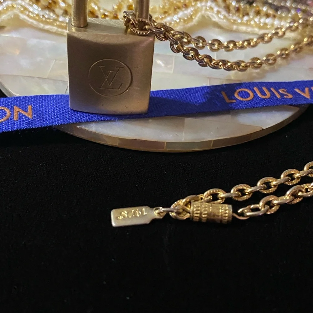 Louis Vuitton RARE 201 Series 100% Authentic Gold Lock & Vintage Chain & Ribbon! - Picture 5 of 10